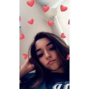 Meet your Posher, Alexis